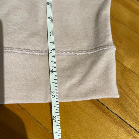 New balance size S light pink cropped light weight sweater. - Picture 12 of 12